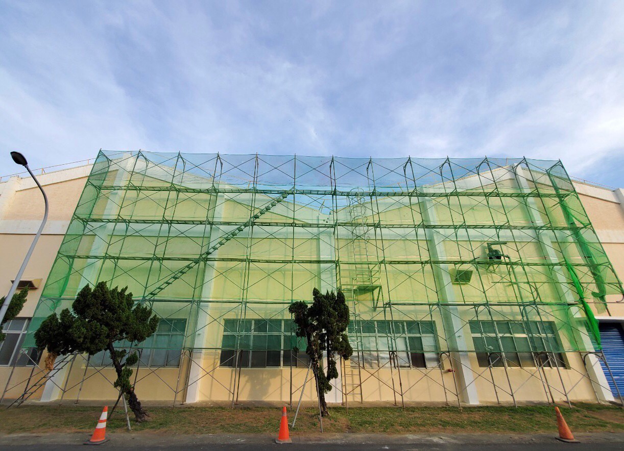 汽车配件厂外墙出新工程
